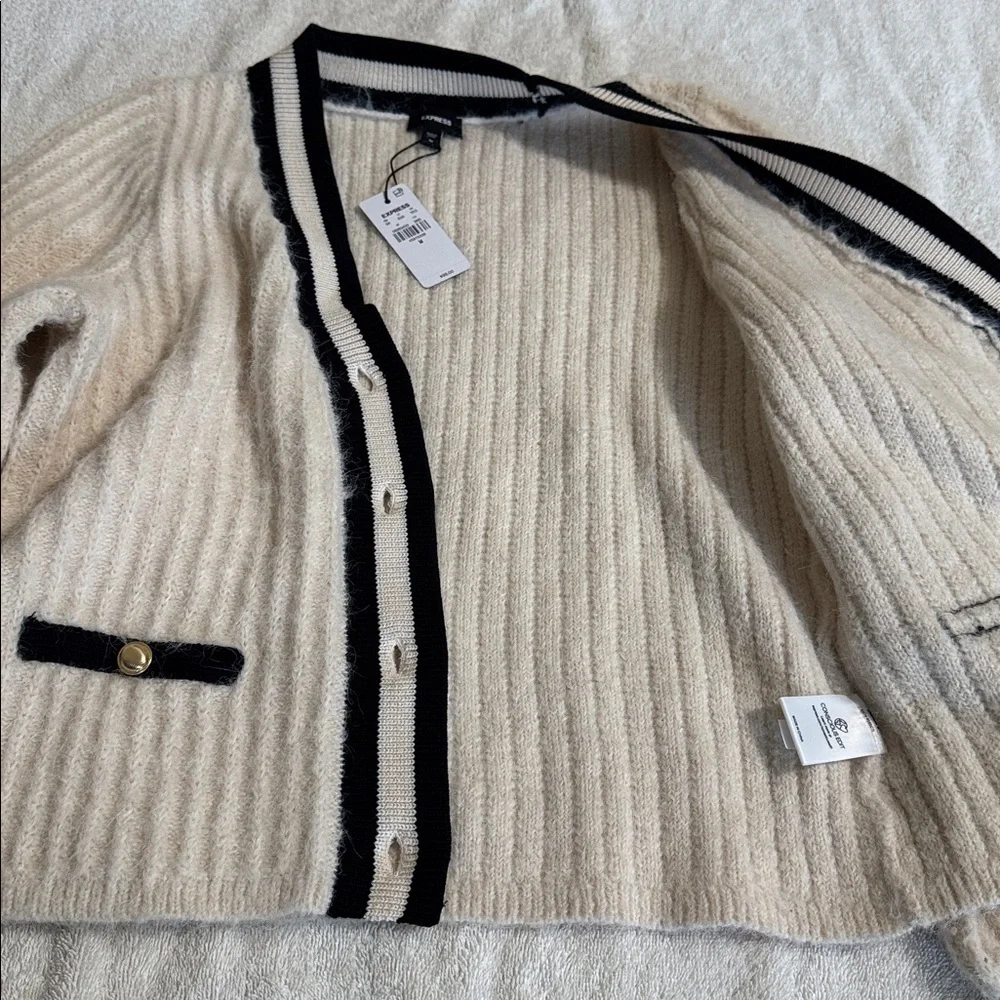 Express V neck Cardigan - Picture 4 of 6